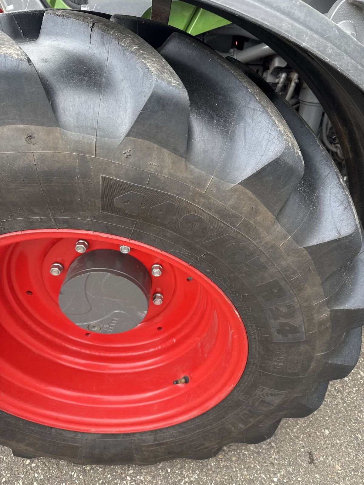 Traktor des Typs Fendt 211 Vario (Gen2), Gebrauchtmaschine in Traberg (Bild 2)