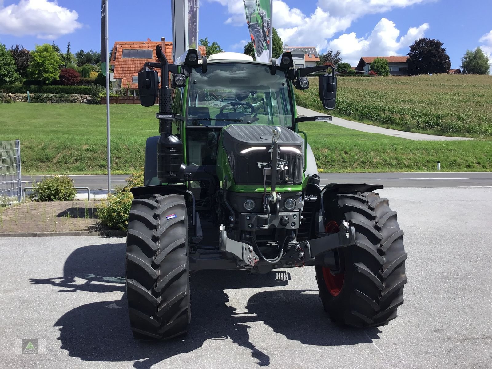 Traktor van het type Fendt 211 Vario (Gen3), Vorführmaschine in Markt Hartmannsdorf (Foto 3)