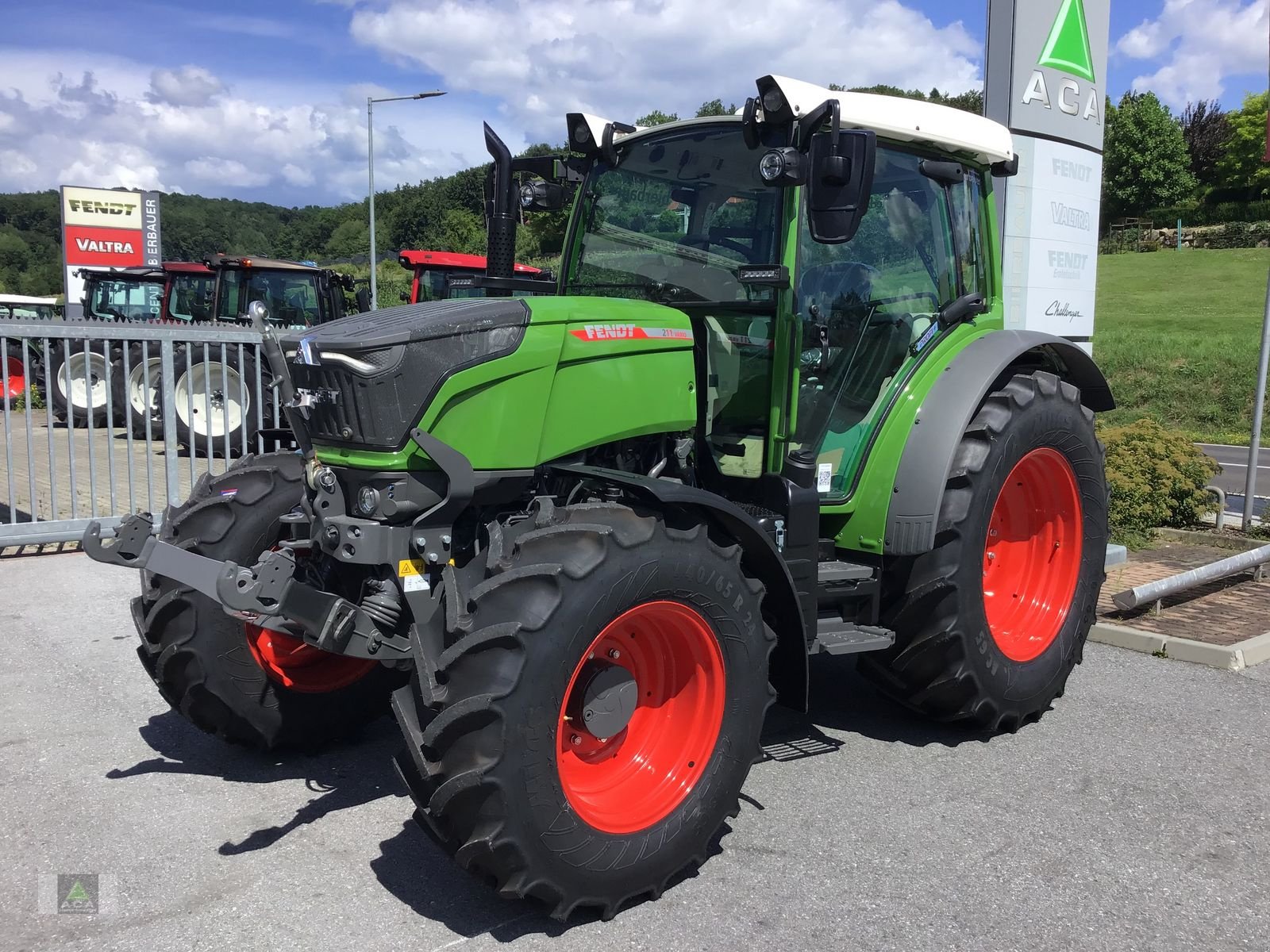 Traktor van het type Fendt 211 Vario (Gen3), Vorführmaschine in Markt Hartmannsdorf (Foto 1)