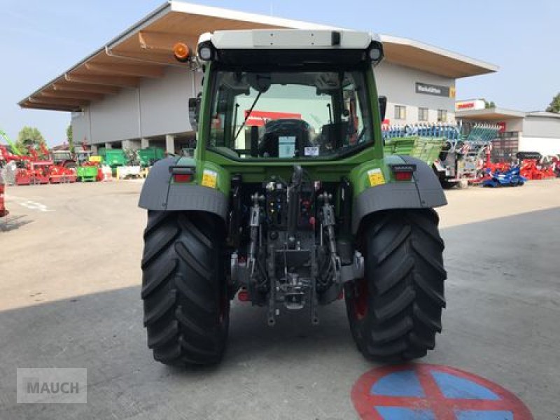 Traktor des Typs Fendt 211 Vario (Gen3), Neumaschine in Burgkirchen (Bild 4)