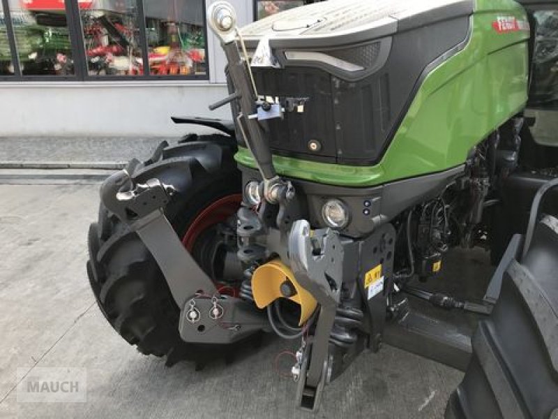 Traktor des Typs Fendt 211 Vario (Gen3), Neumaschine in Burgkirchen (Bild 11)