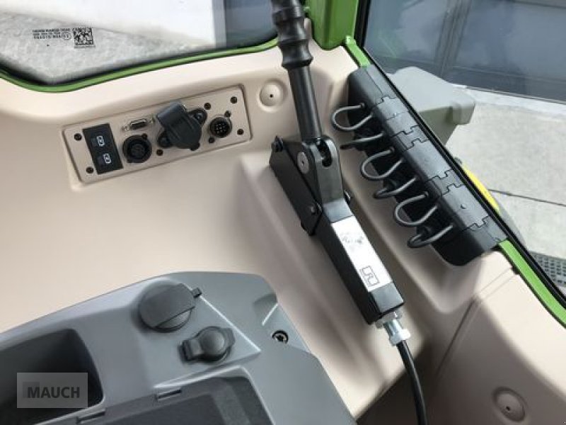 Traktor des Typs Fendt 211 Vario (Gen3), Neumaschine in Burgkirchen (Bild 19)
