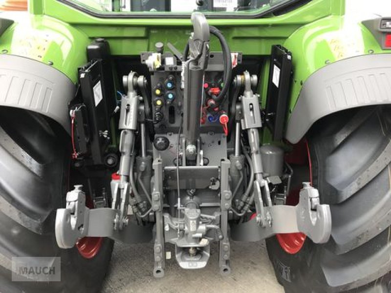 Traktor des Typs Fendt 211 Vario (Gen3), Neumaschine in Burgkirchen (Bild 12)