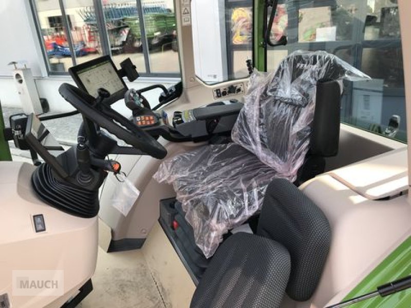 Traktor des Typs Fendt 211 Vario (Gen3), Neumaschine in Burgkirchen (Bild 20)