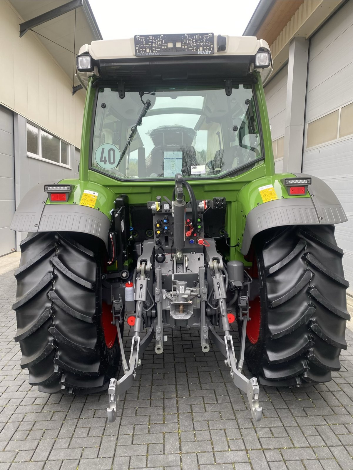 Traktor от тип Fendt 211 Vario Gen.3 Profi+ Setting 2 Profiplus, Gebrauchtmaschine в Weigendorf (Снимка 7)
