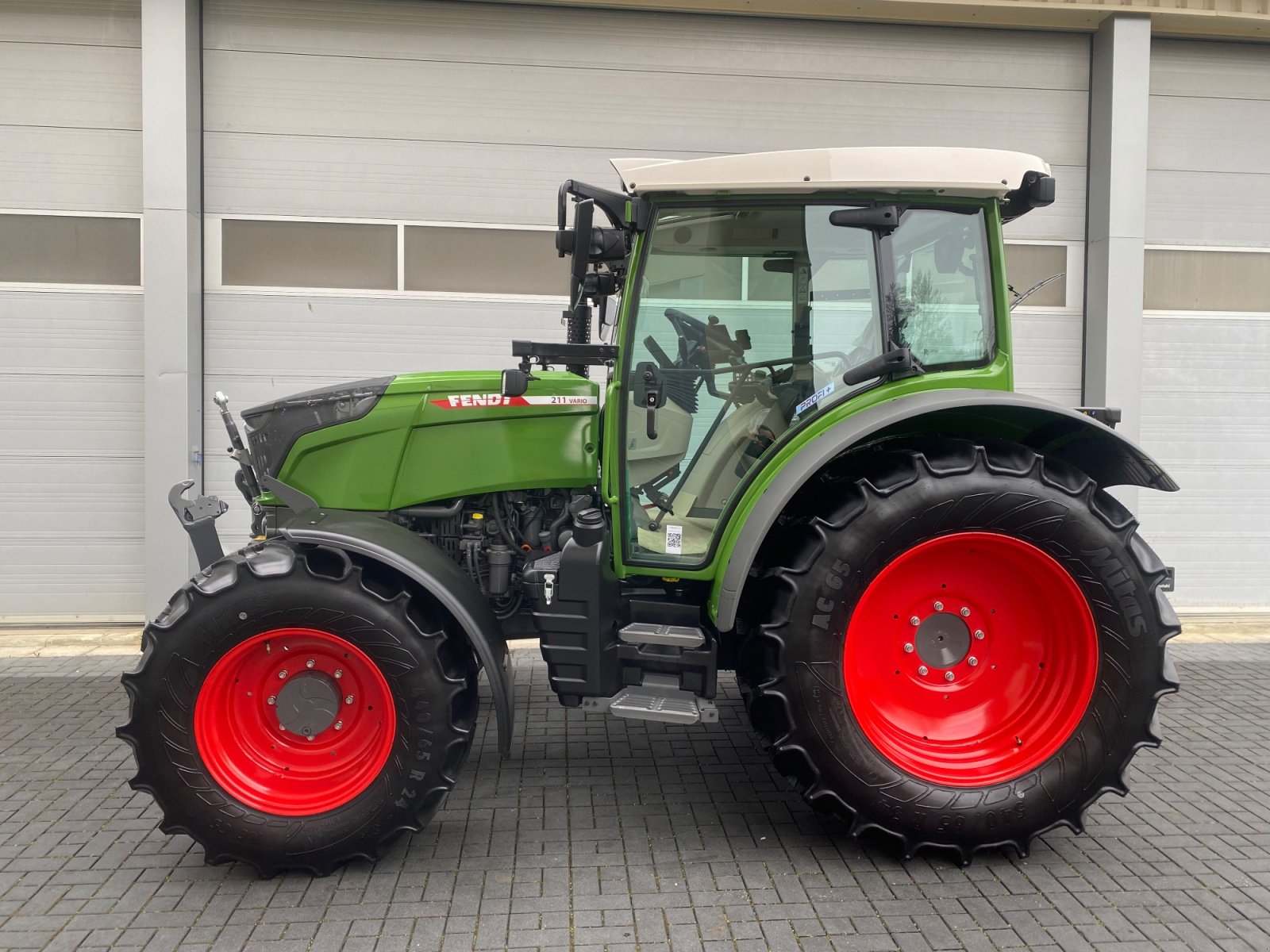 Traktor a típus Fendt 211 Vario Gen.3 Profi+ Setting 2 Profiplus, Gebrauchtmaschine ekkor: Weigendorf (Kép 2)