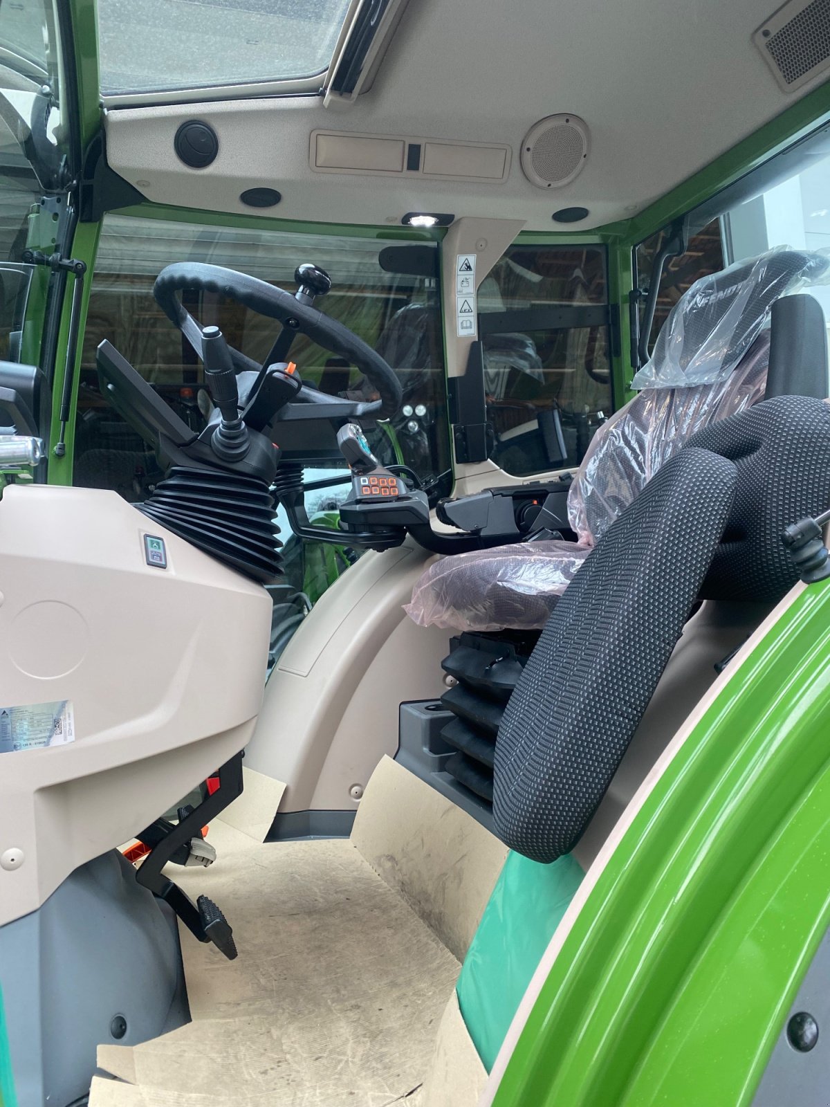 Traktor a típus Fendt 211 Vario Gen.3 Profi+ Setting 2 Profiplus, Gebrauchtmaschine ekkor: Weigendorf (Kép 3)