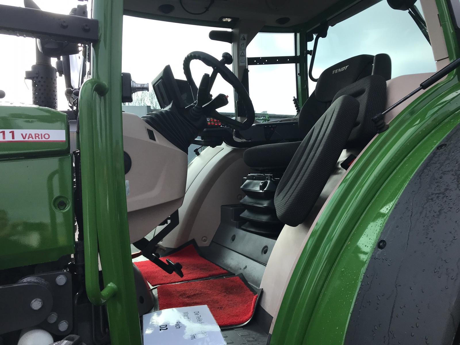 Traktor a típus Fendt 211 Vario Gen3 ProfiPlus, Gebrauchtmaschine ekkor: Husum (Kép 8)