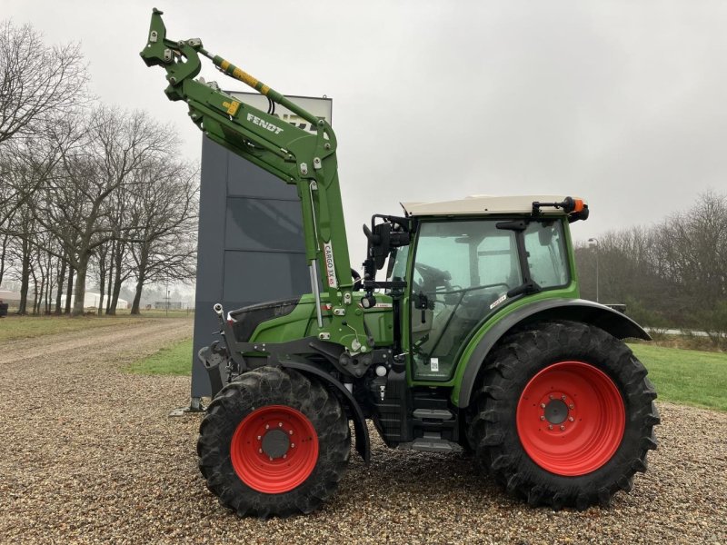 Traktor от тип Fendt 211 VARIO GEN3, Gebrauchtmaschine в Randers SV