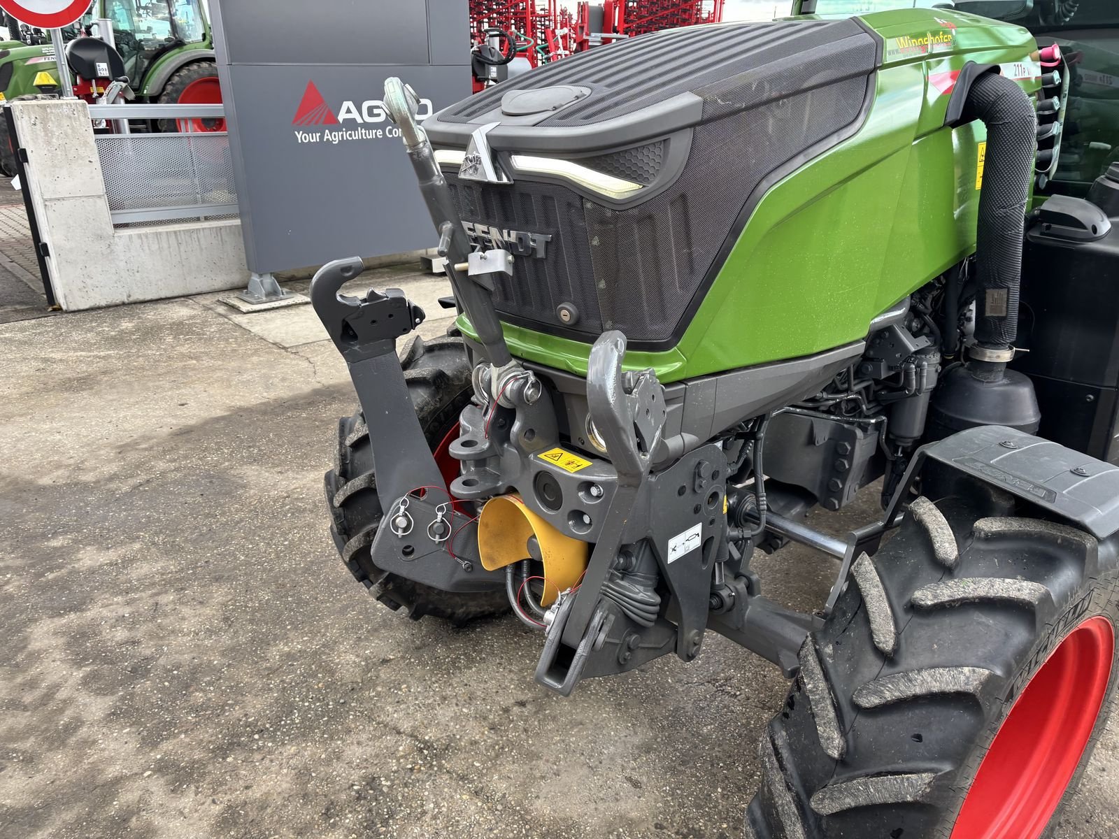 Traktor tipa Fendt 211 Vario P (Gen3), Vorführmaschine u Starrein (Slika 13)