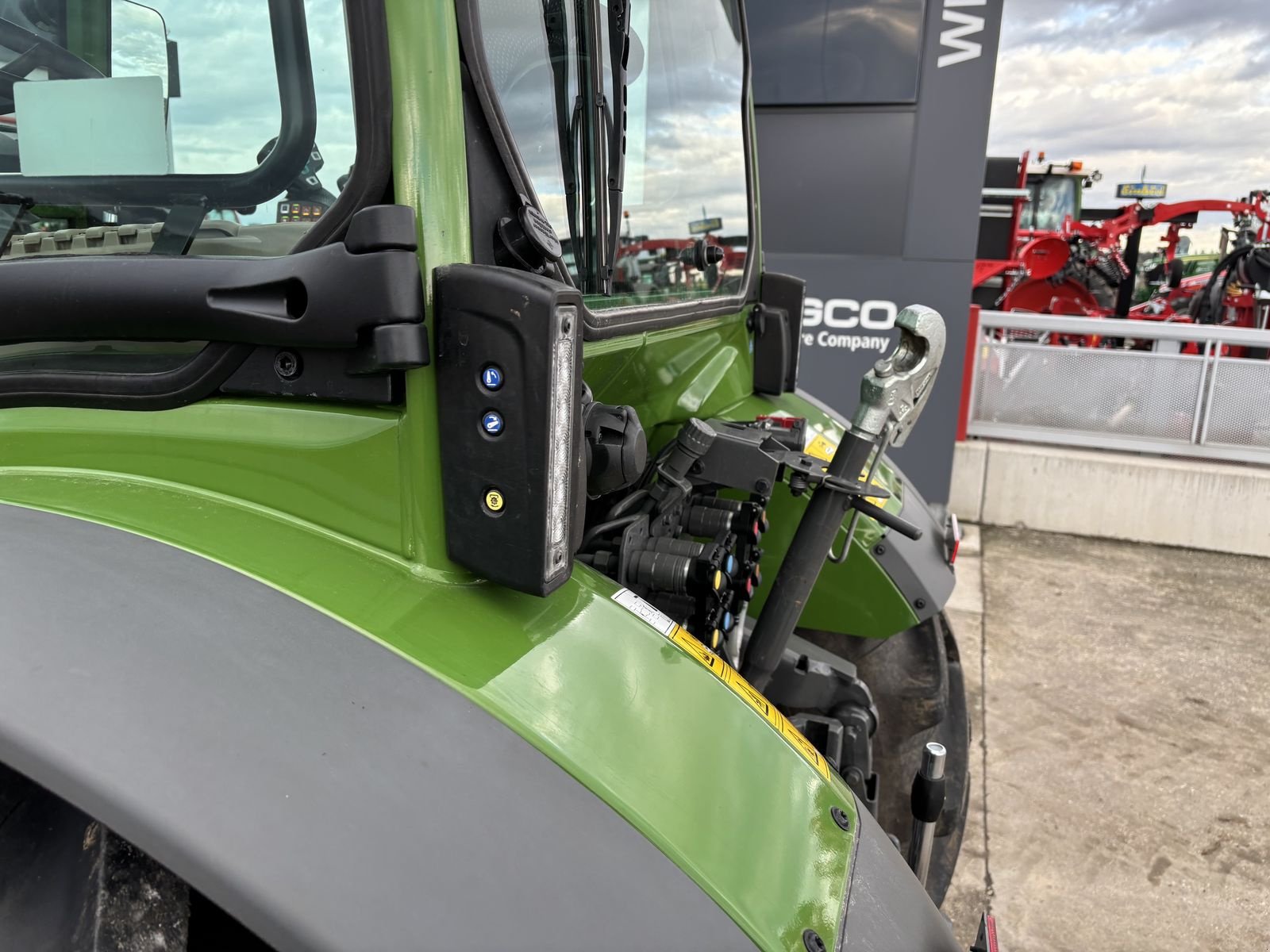 Traktor tipa Fendt 211 Vario P (Gen3), Vorführmaschine u Starrein (Slika 15)