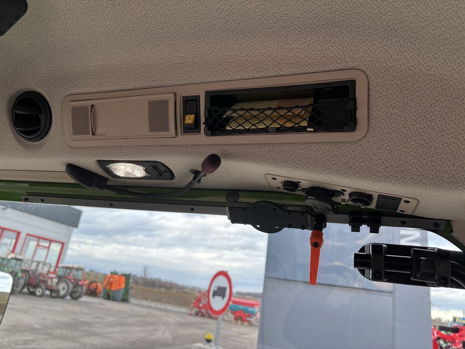 Traktor tipa Fendt 211 Vario P (Gen3), Vorführmaschine u Starrein (Slika 24)