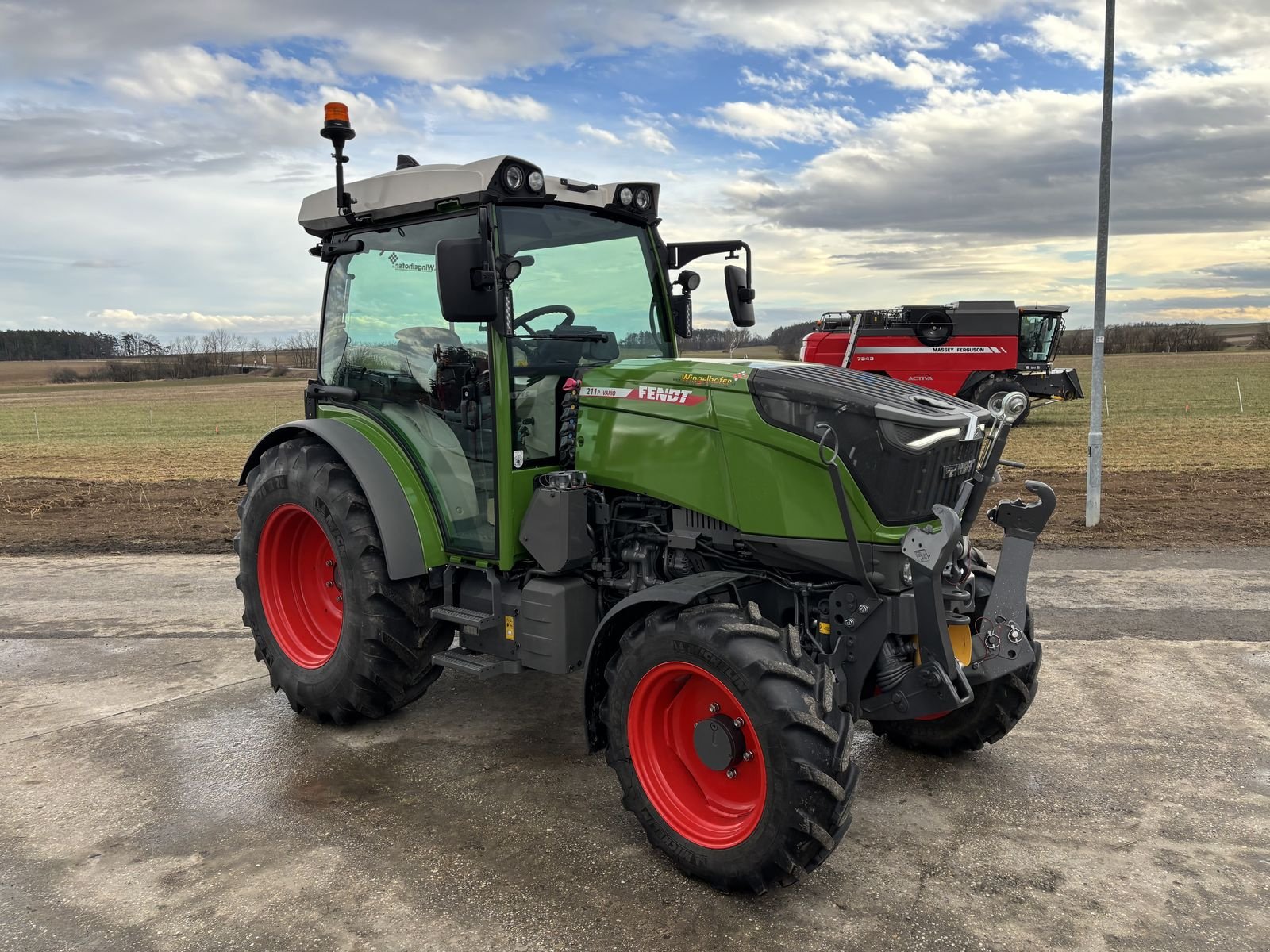 Traktor tipa Fendt 211 Vario P (Gen3), Vorführmaschine u Starrein (Slika 10)