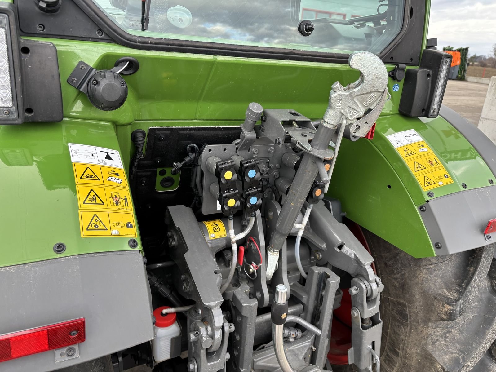 Traktor tipa Fendt 211 Vario P (Gen3), Vorführmaschine u Starrein (Slika 16)