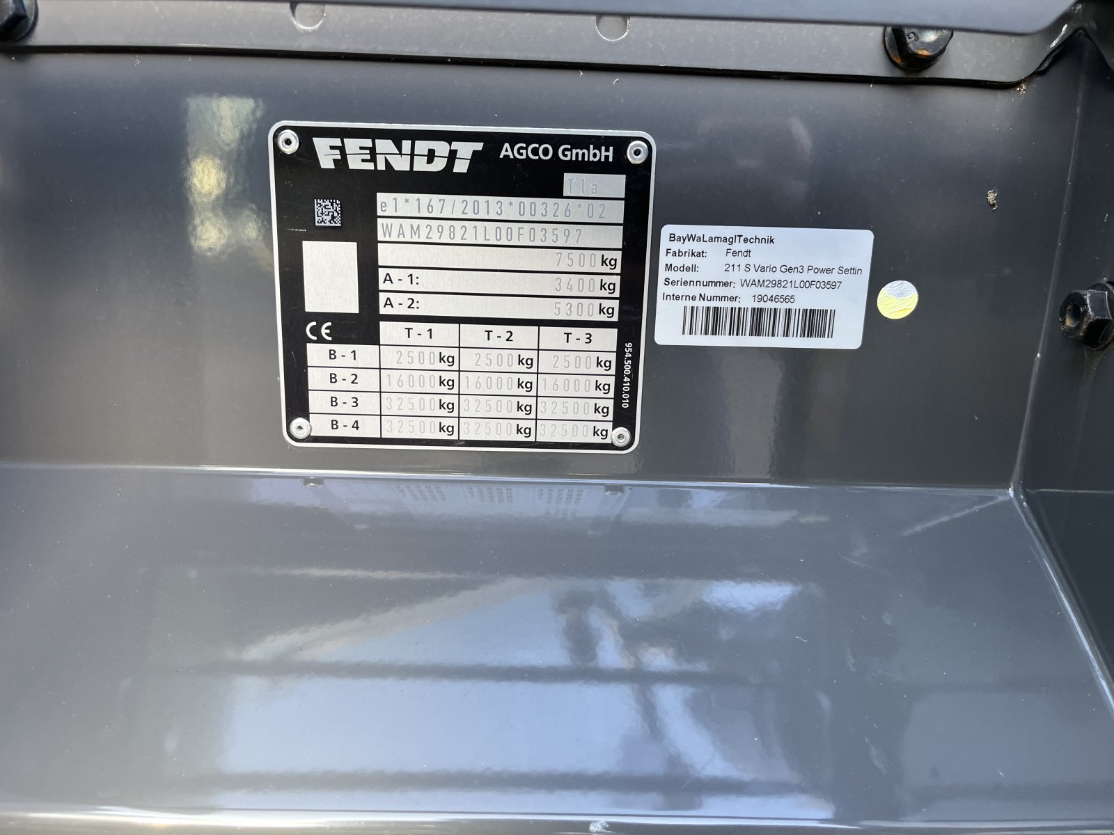 Traktor des Typs Fendt 211 Vario Power, Neumaschine in Frastanz (Bild 7)