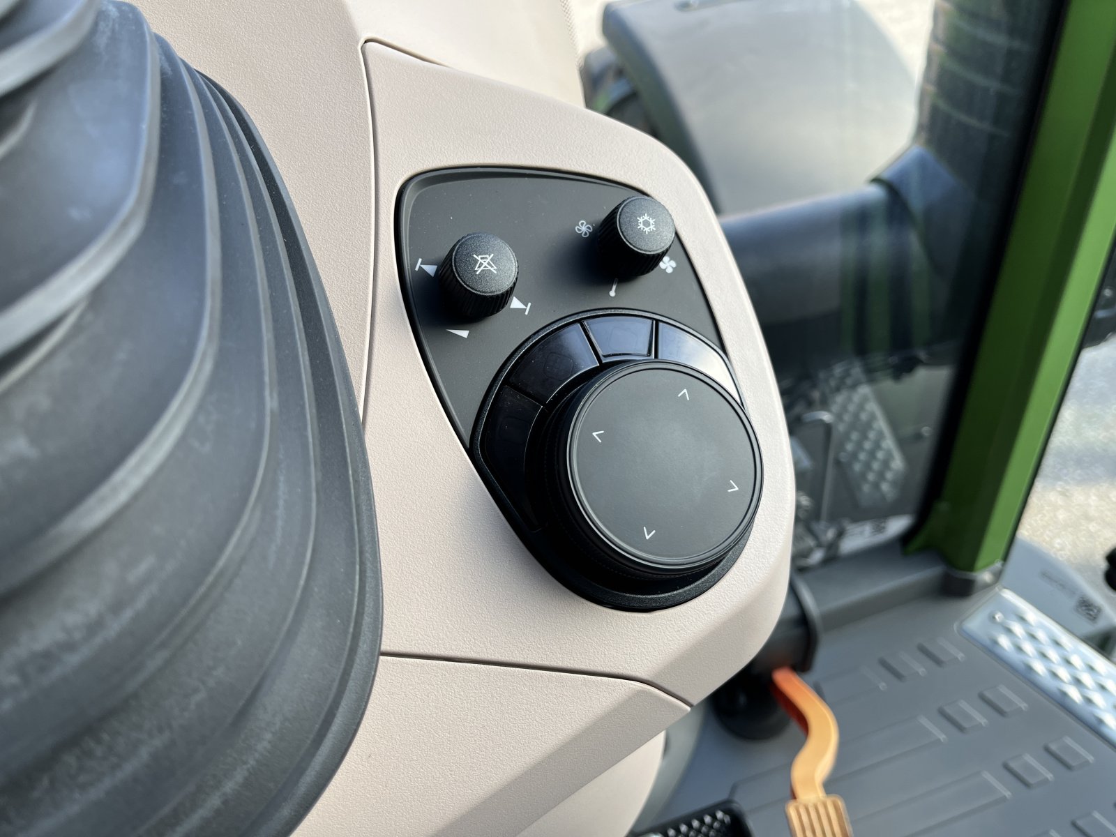 Traktor des Typs Fendt 211 Vario Power, Neumaschine in Frastanz (Bild 21)