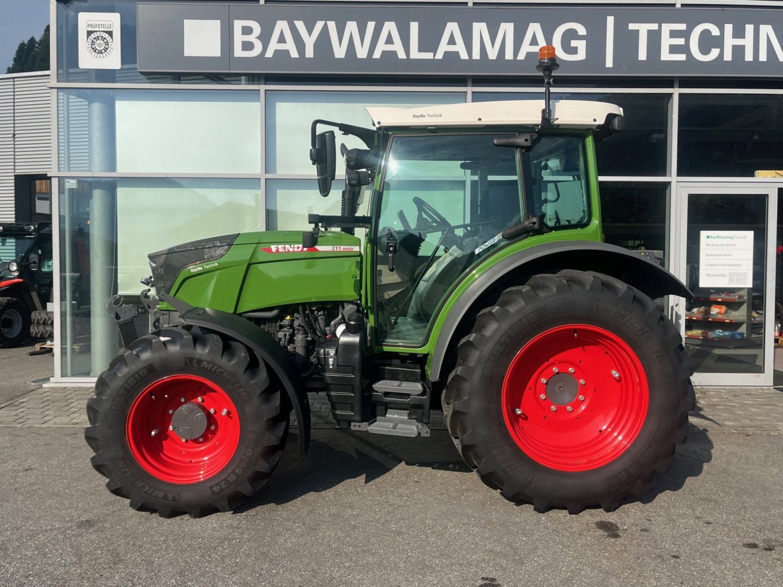 Traktor типа Fendt 211 Vario Power, Gebrauchtmaschine в Frastanz (Фотография 5)