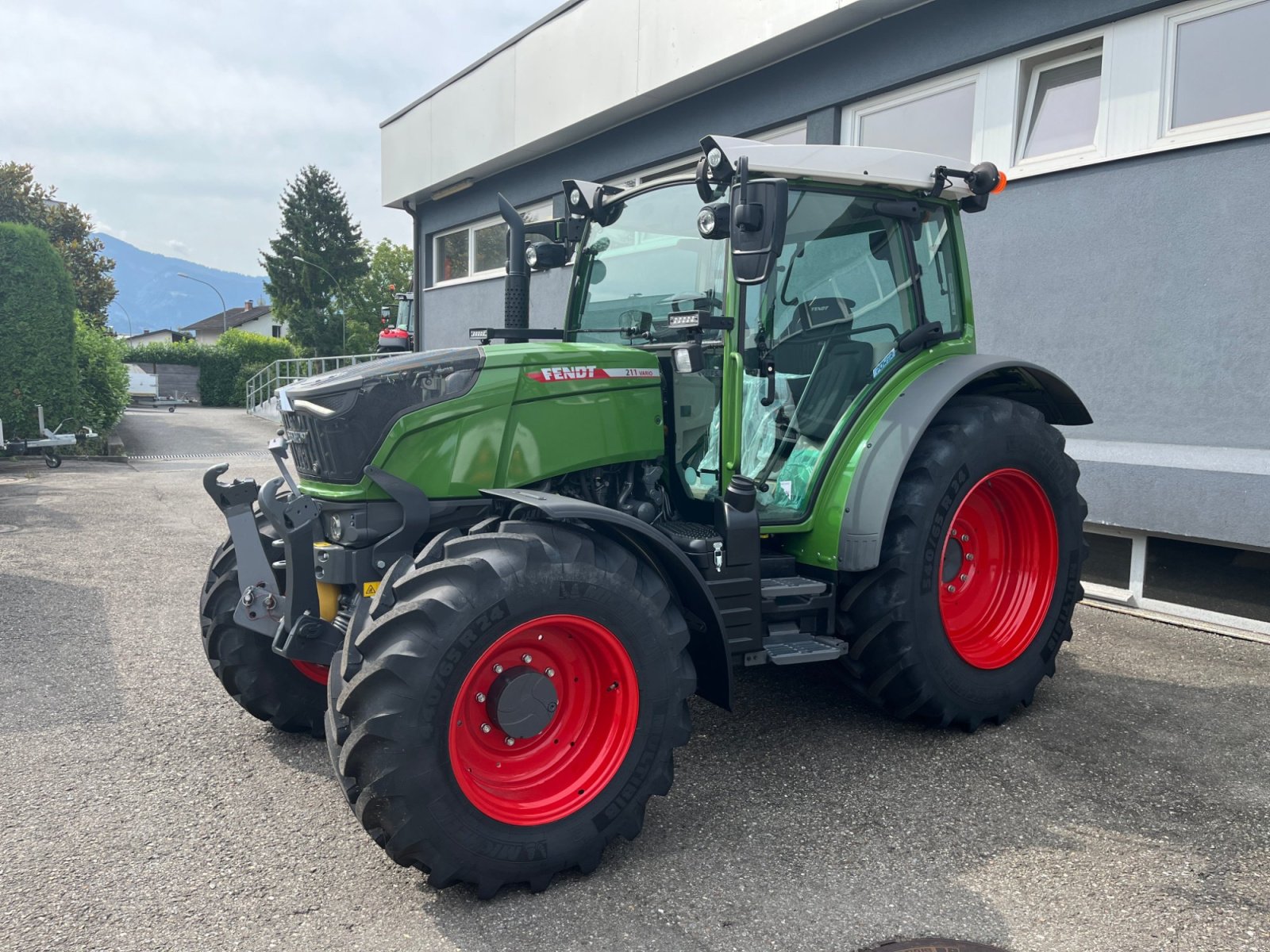 Traktor типа Fendt 211 Vario Power, Gebrauchtmaschine в Frastanz (Фотография 2)
