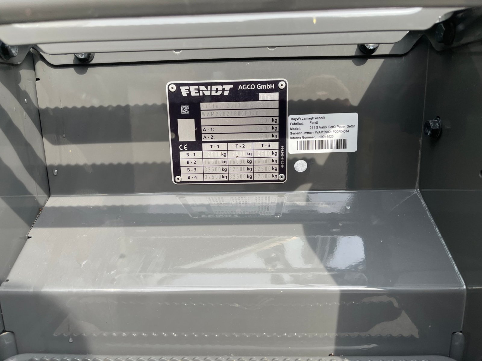 Traktor типа Fendt 211 Vario Power, Gebrauchtmaschine в Frastanz (Фотография 7)