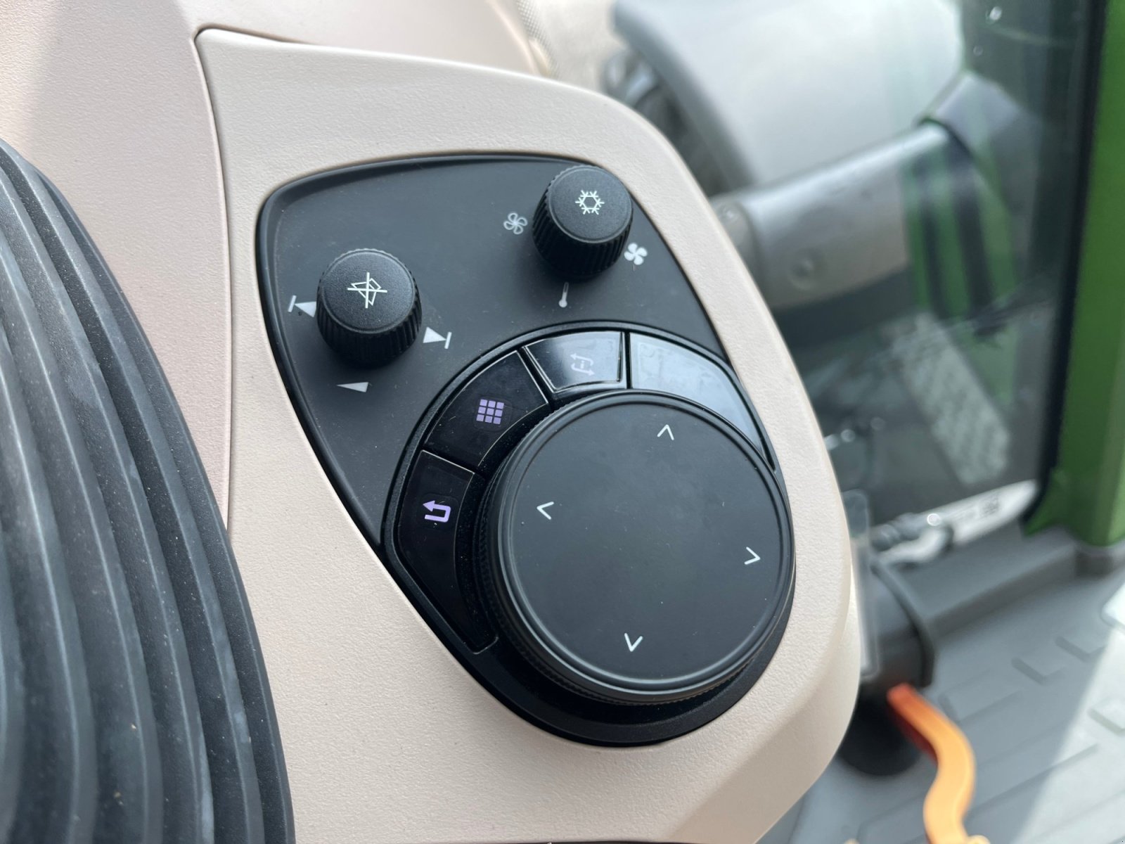 Traktor типа Fendt 211 Vario Power, Gebrauchtmaschine в Frastanz (Фотография 18)