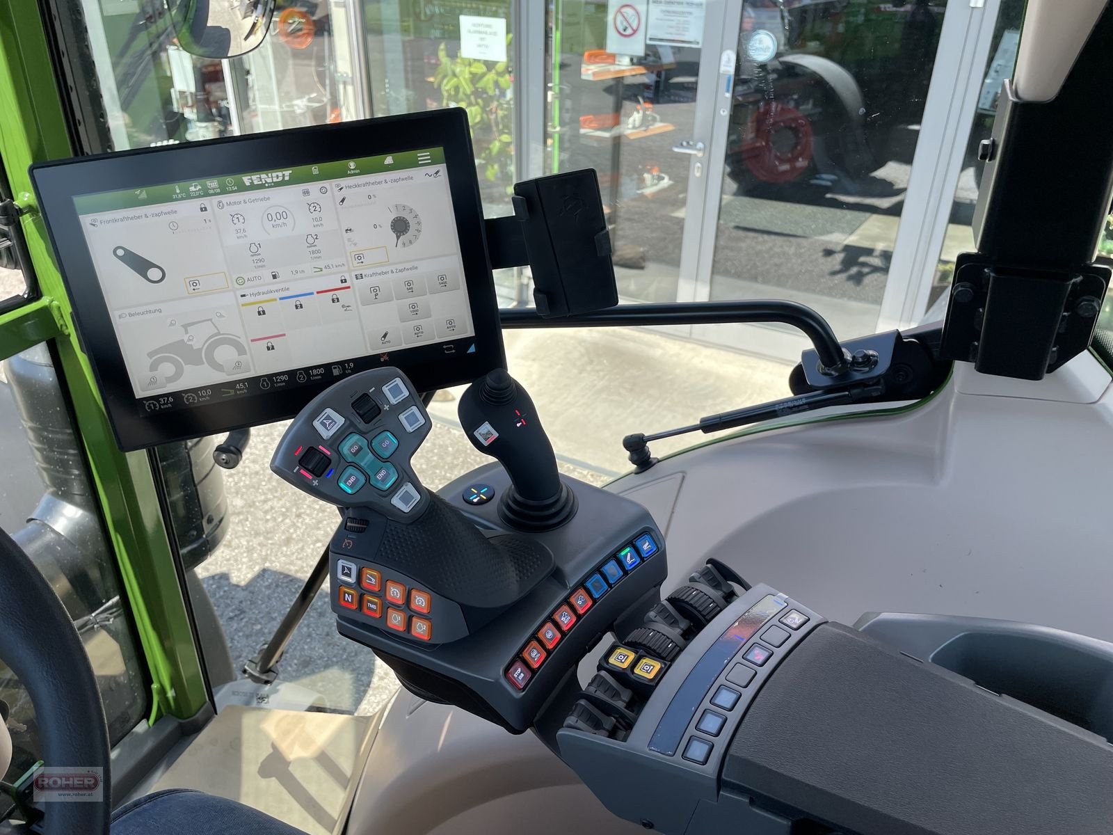 Traktor des Typs Fendt 211 Vario Profi+ (Gen3), Neumaschine in Wieselburg Land (Bild 8)