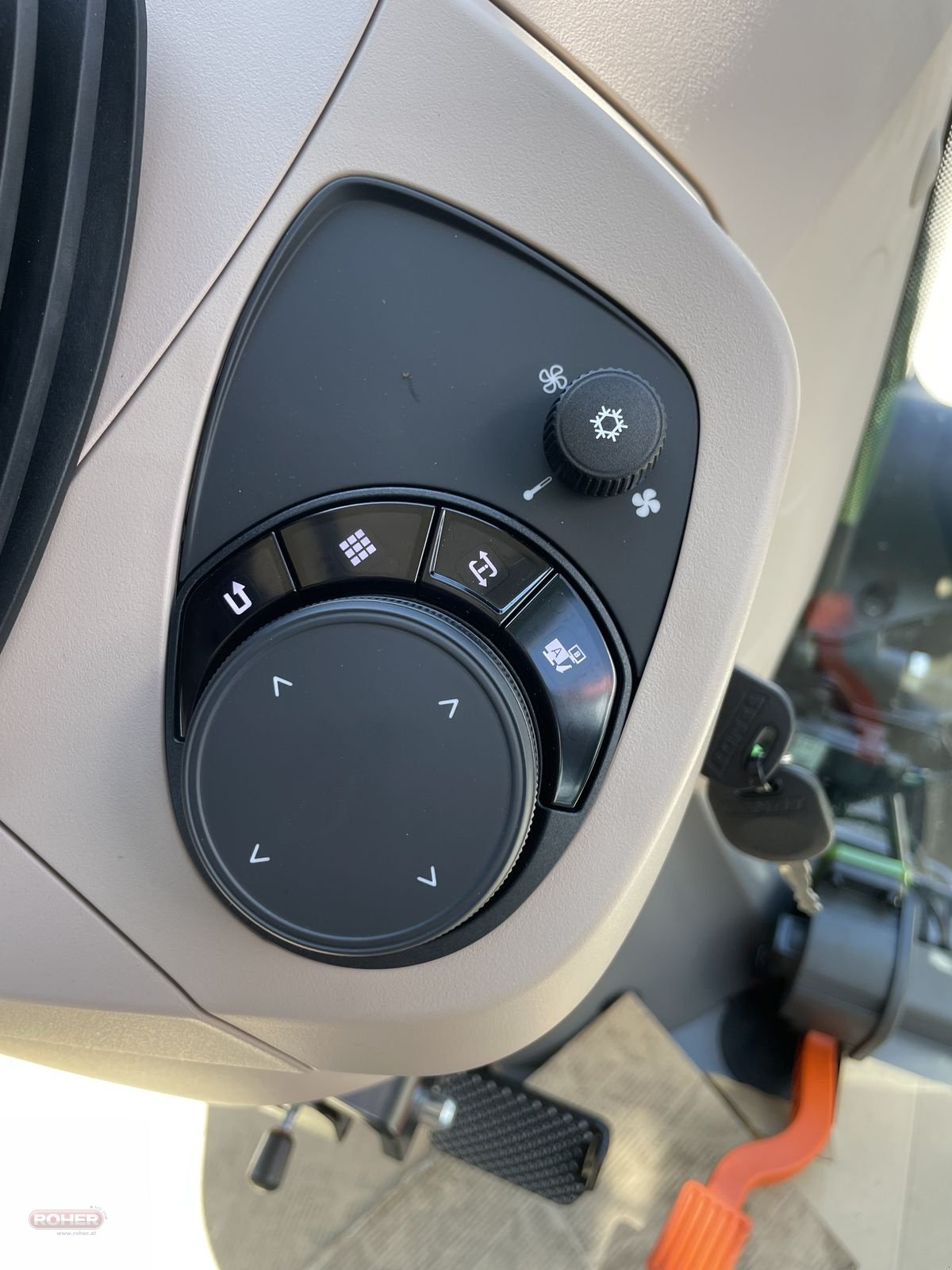 Traktor des Typs Fendt 211 Vario Profi+ (Gen3), Neumaschine in Wieselburg Land (Bild 5)