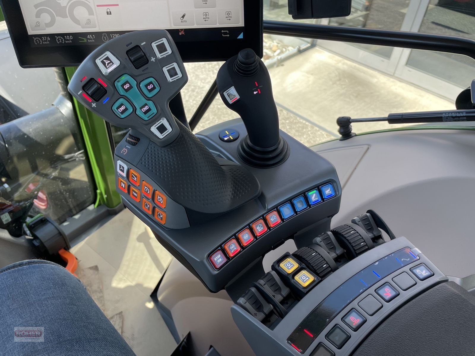 Traktor des Typs Fendt 211 Vario Profi+ (Gen3), Neumaschine in Wieselburg Land (Bild 9)