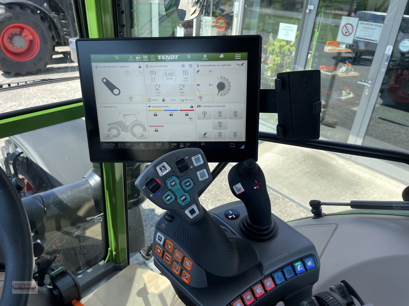 Traktor des Typs Fendt 211 Vario Profi+ (Gen3), Neumaschine in Wieselburg Land (Bild 7)