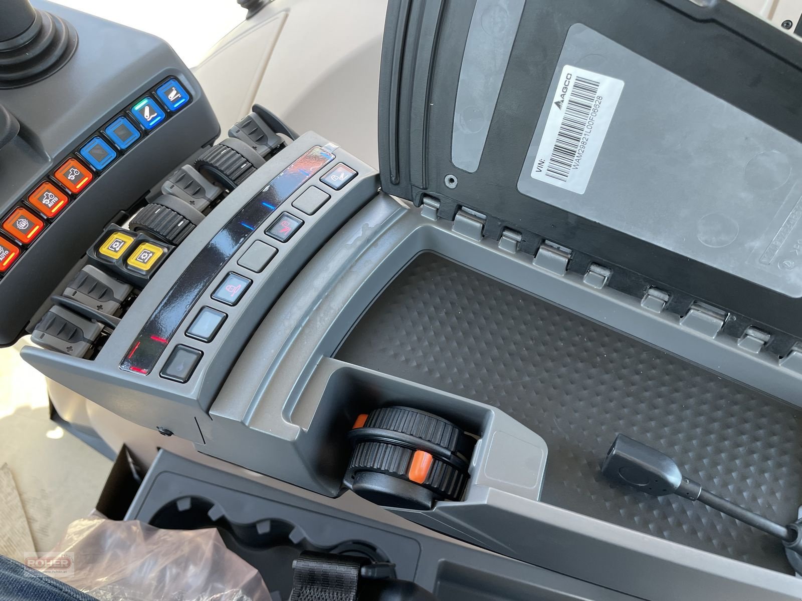 Traktor des Typs Fendt 211 Vario Profi+ (Gen3), Neumaschine in Wieselburg Land (Bild 10)