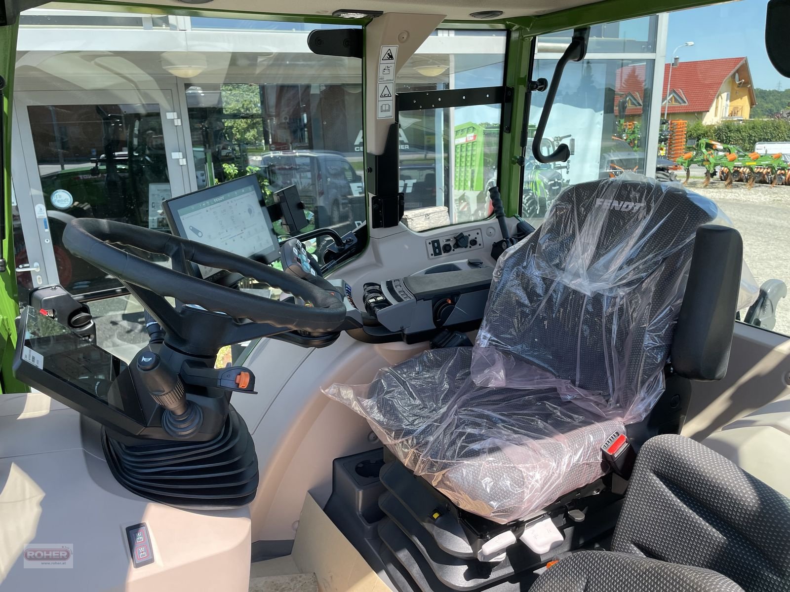Traktor des Typs Fendt 211 Vario Profi+ (Gen3), Neumaschine in Wieselburg Land (Bild 15)