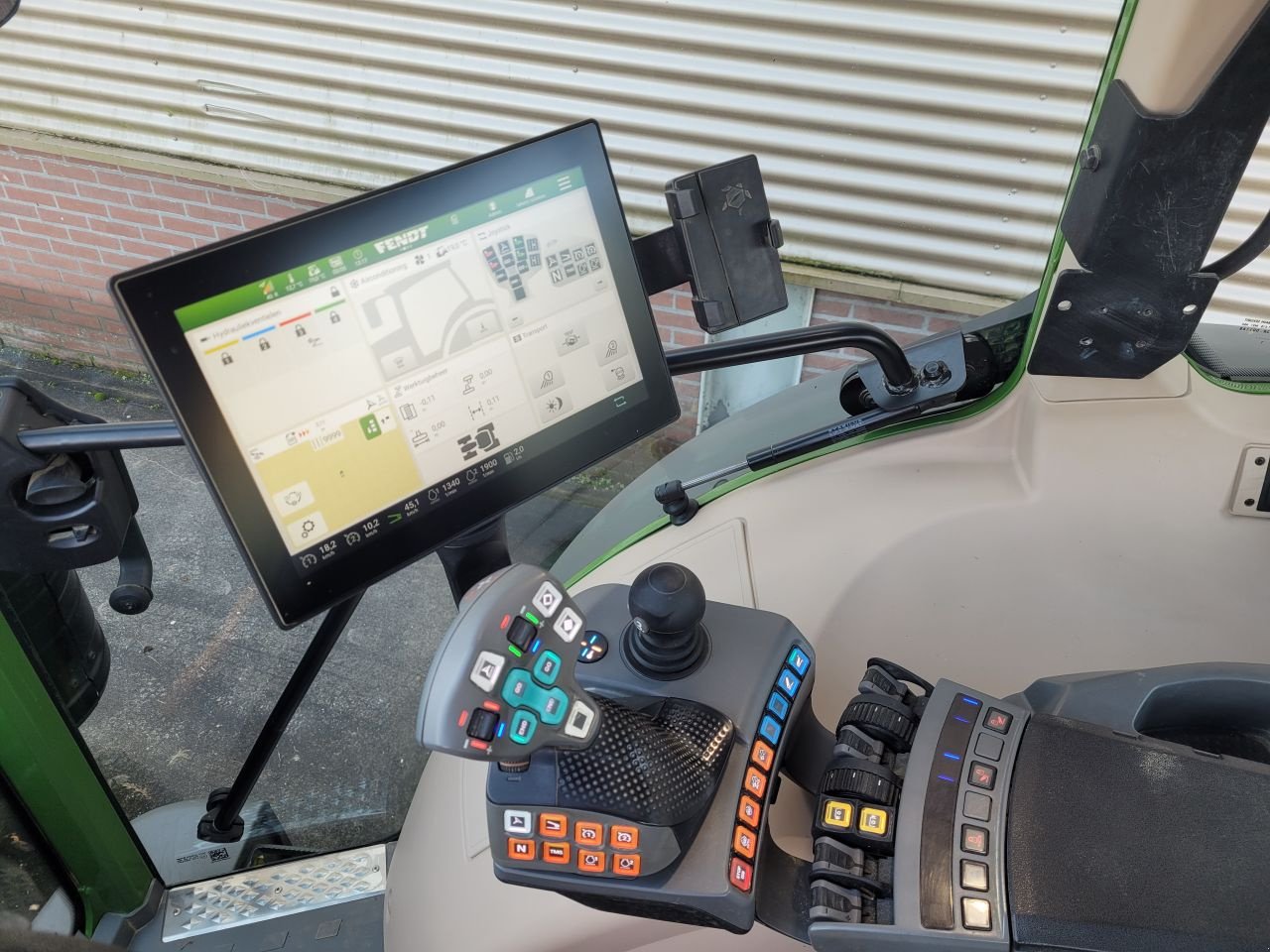 Traktor typu Fendt 211 vario profi plus, Gebrauchtmaschine w Houten (Zdjęcie 6)