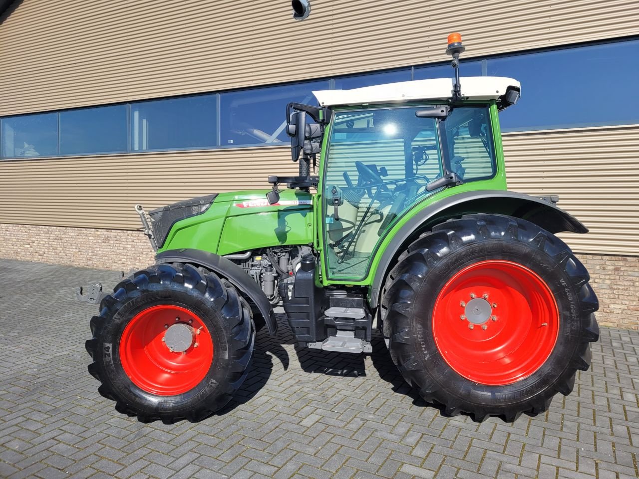 Traktor typu Fendt 211 vario profi plus, Gebrauchtmaschine w Houten (Zdjęcie 4)