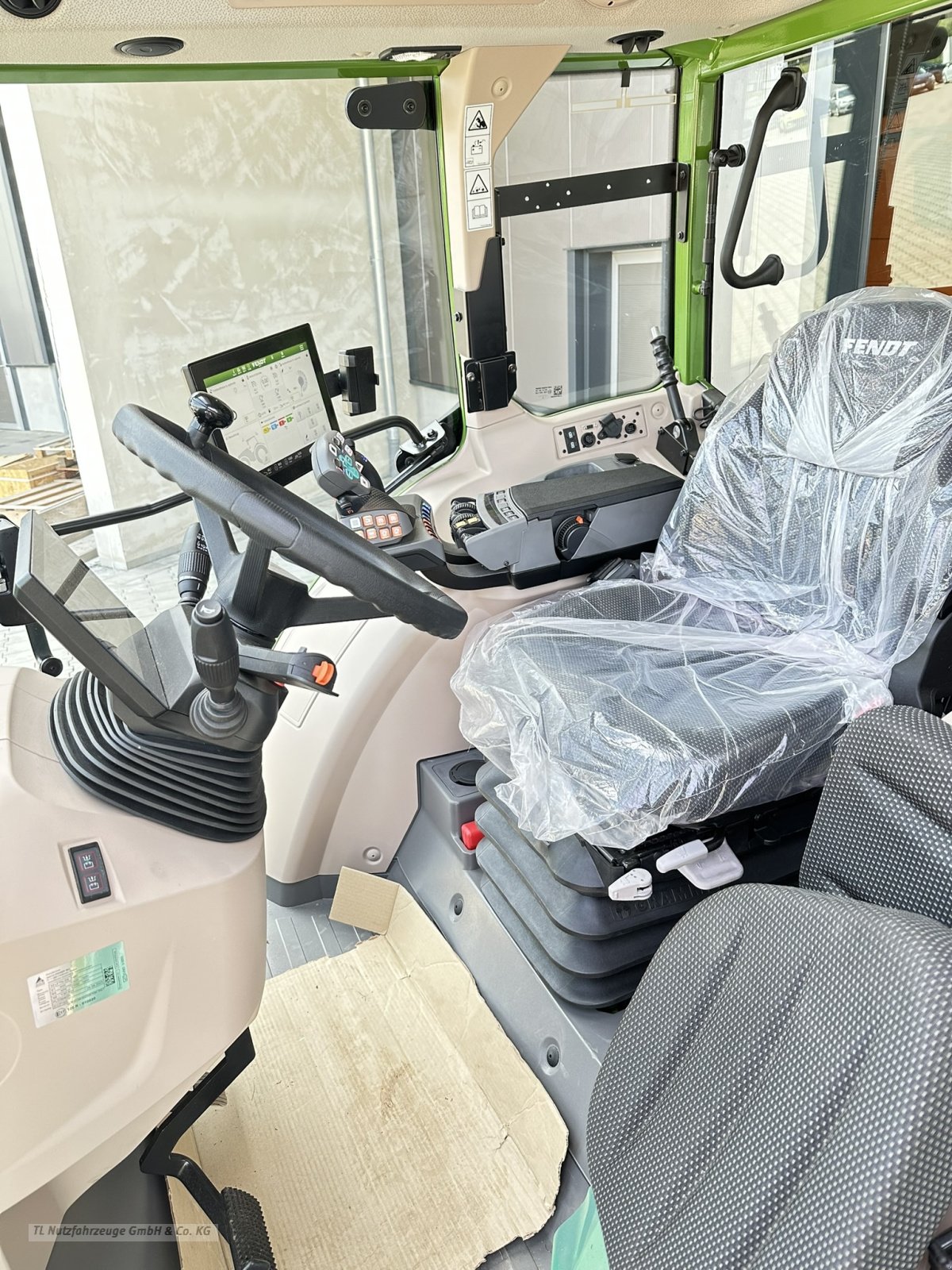 Traktor типа Fendt 211 Vario Profi, Gebrauchtmaschine в Röttenbach (Фотография 15)