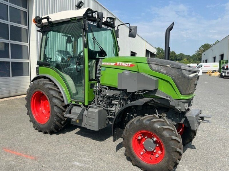 Traktor типа Fendt 211 VARIO PROFI, Gebrauchtmaschine в Charnay-lès-macon (Фотография 2)