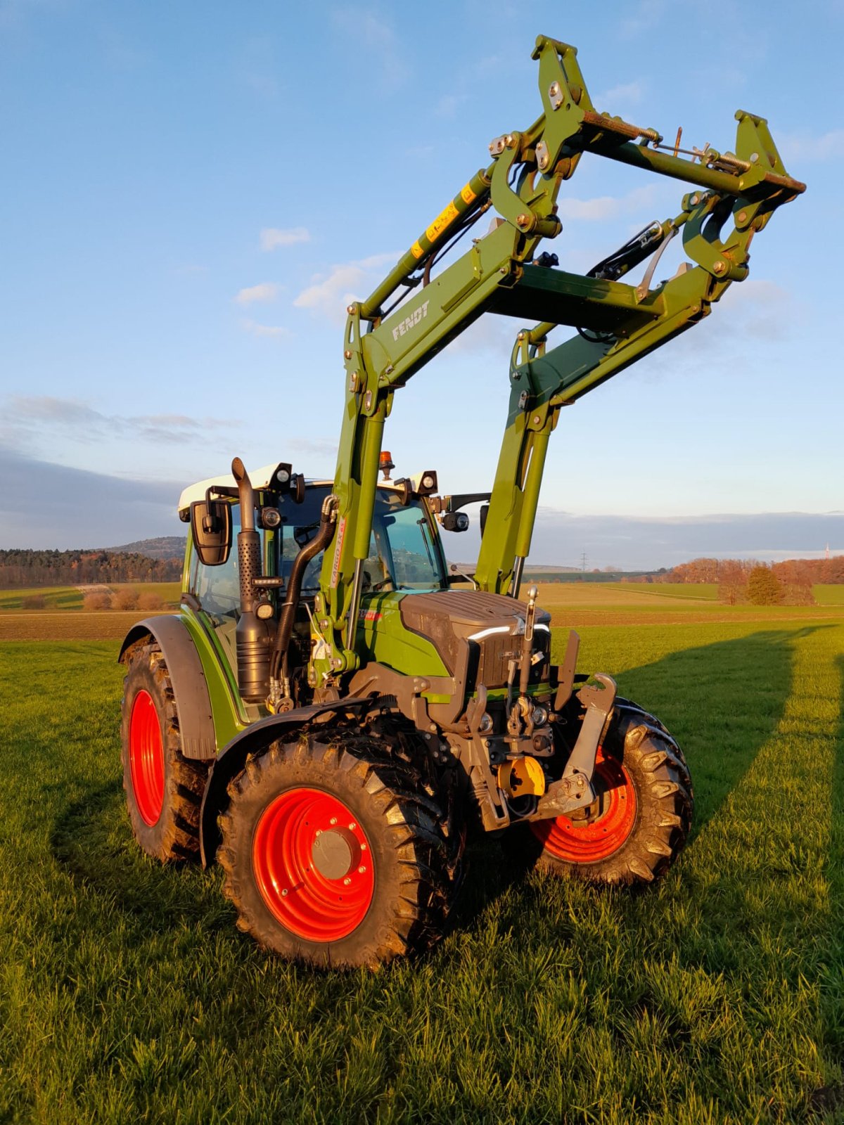 Traktor of the type Fendt 211 Vario ProfiPlus, Gebrauchtmaschine in Ettenstatt (Picture 7)