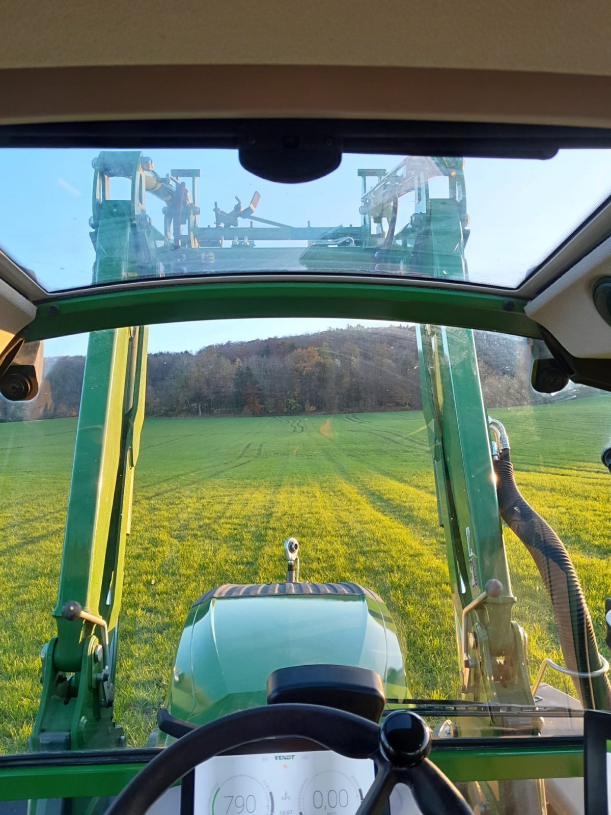 Traktor of the type Fendt 211 Vario ProfiPlus, Gebrauchtmaschine in Ettenstatt (Picture 11)
