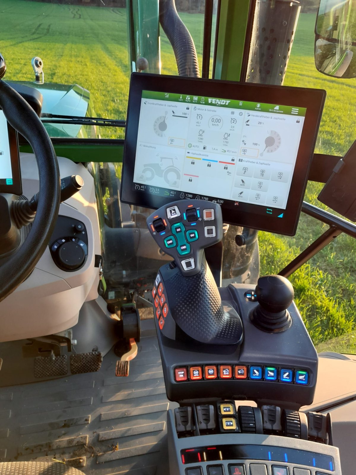 Traktor of the type Fendt 211 Vario ProfiPlus, Gebrauchtmaschine in Ettenstatt (Picture 13)