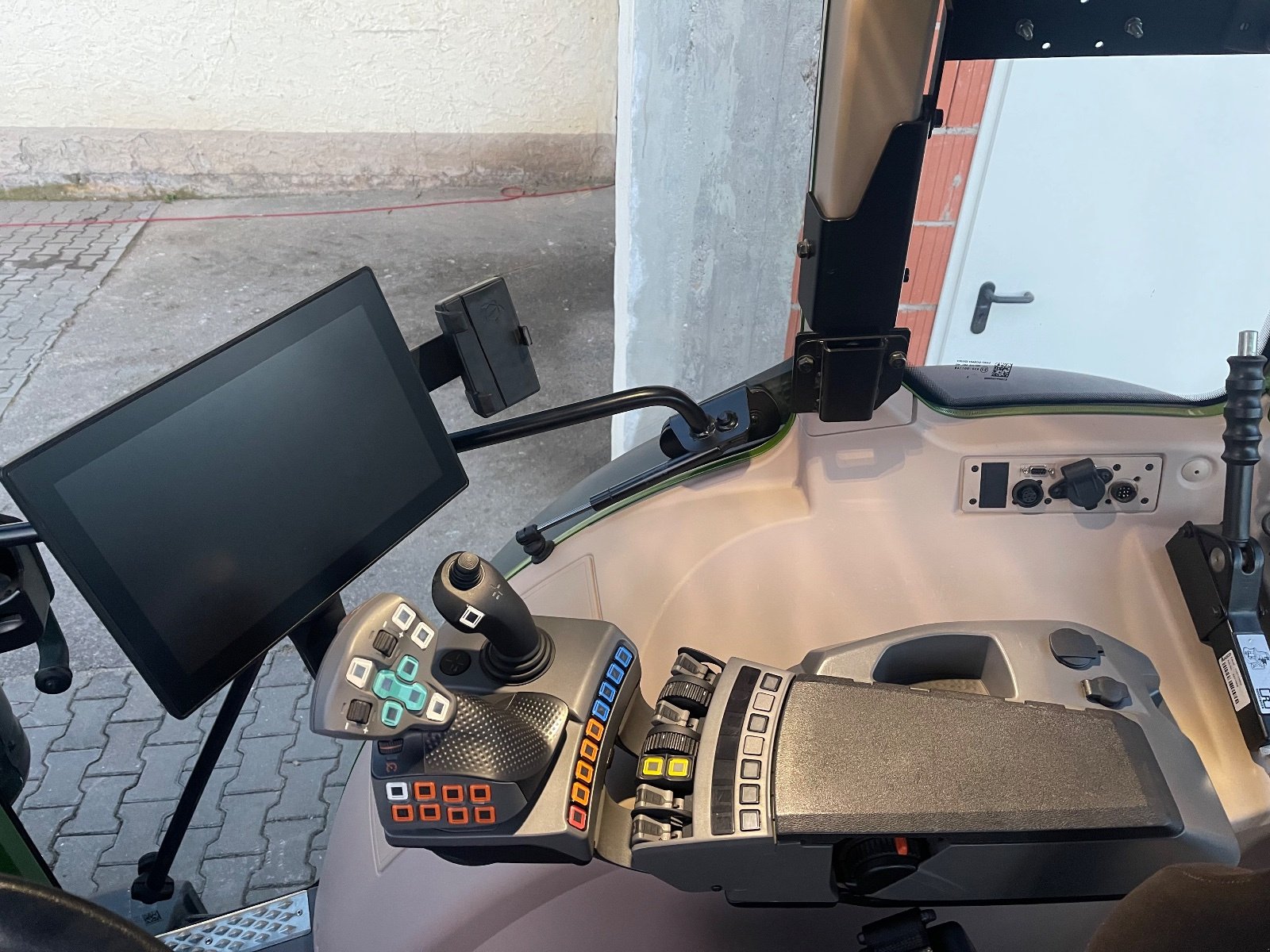 Traktor typu Fendt 211 Vario ProfiPlus, Gebrauchtmaschine v Windsbach (Obrázek 12)