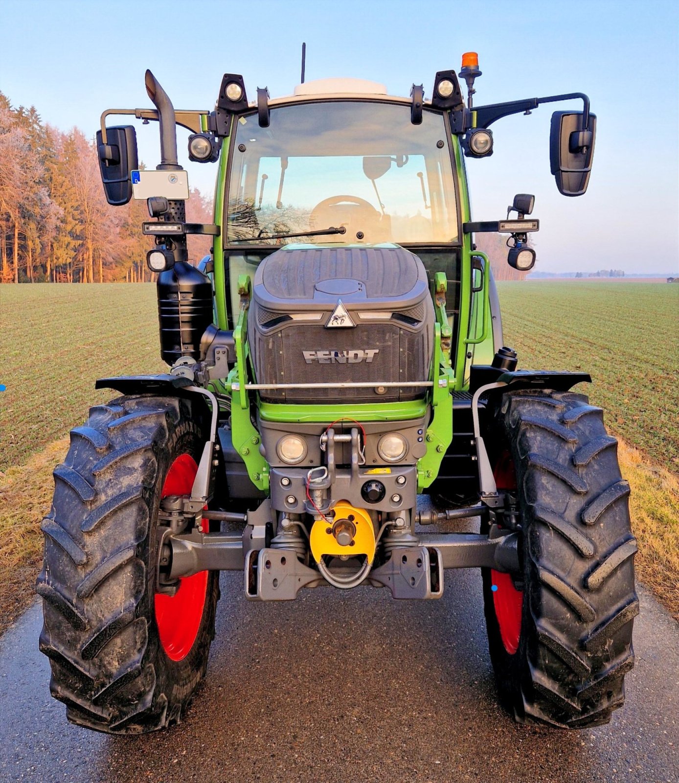 Traktor del tipo Fendt 211 Vario ProfiPlus, Gebrauchtmaschine en Rain (Imagen 3)