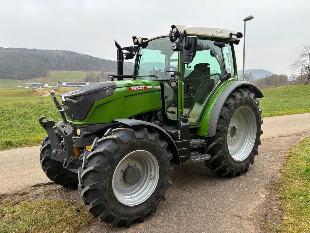 Traktor del tipo Fendt 211 Vario S3, Neumaschine In Bubendorf (Immagine 2)