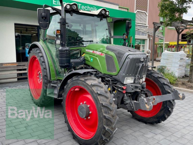 Traktor от тип Fendt 211 Vario S3, Gebrauchtmaschine в Fürth (Снимка 1)