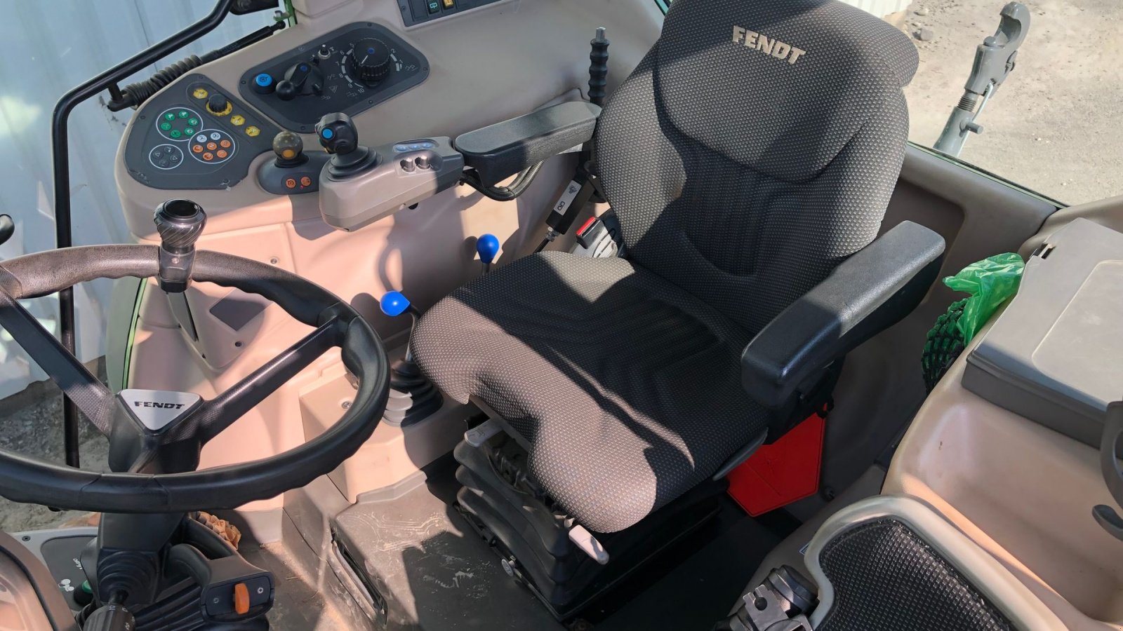 Traktor tip Fendt 211 Vario TMS Med Luftanlæg + Frontlæsser Fendt 3x65, Gebrauchtmaschine in Rødekro (Poză 11)