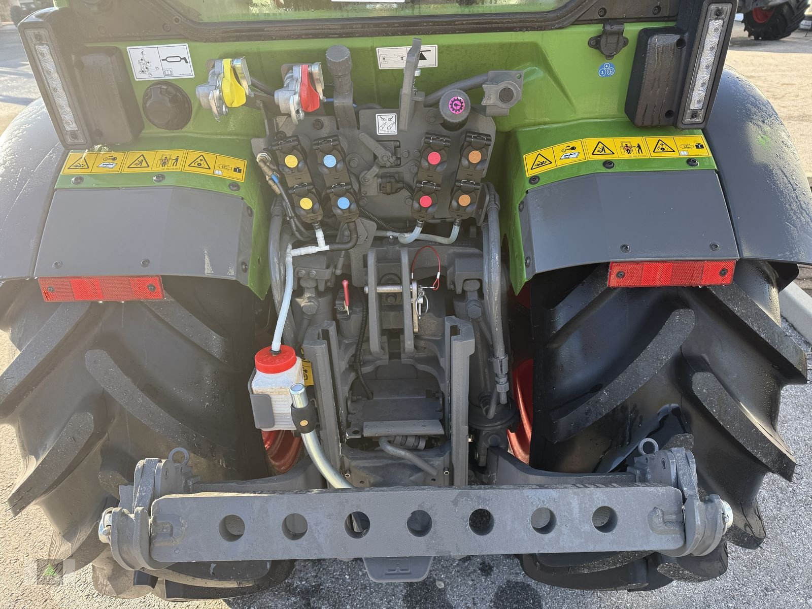 Traktor типа Fendt 211 Vario V (Gen3), Neumaschine в Markt Hartmannsdorf (Фотография 7)