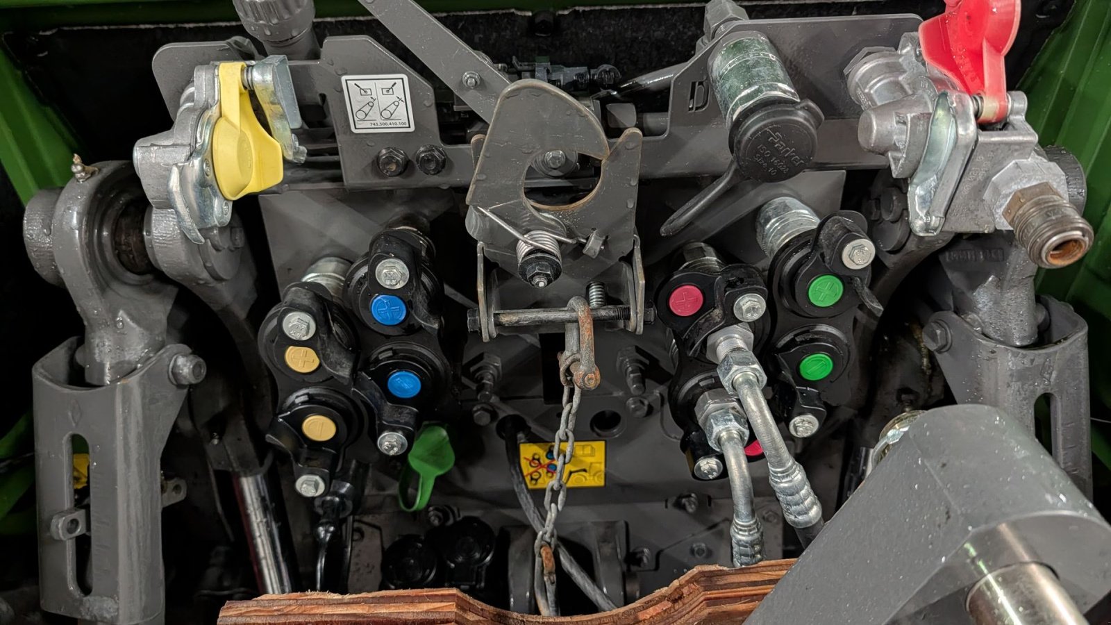 Traktor des Typs Fendt 211 Vario, Gebrauchtmaschine in Ølen (Bild 12)