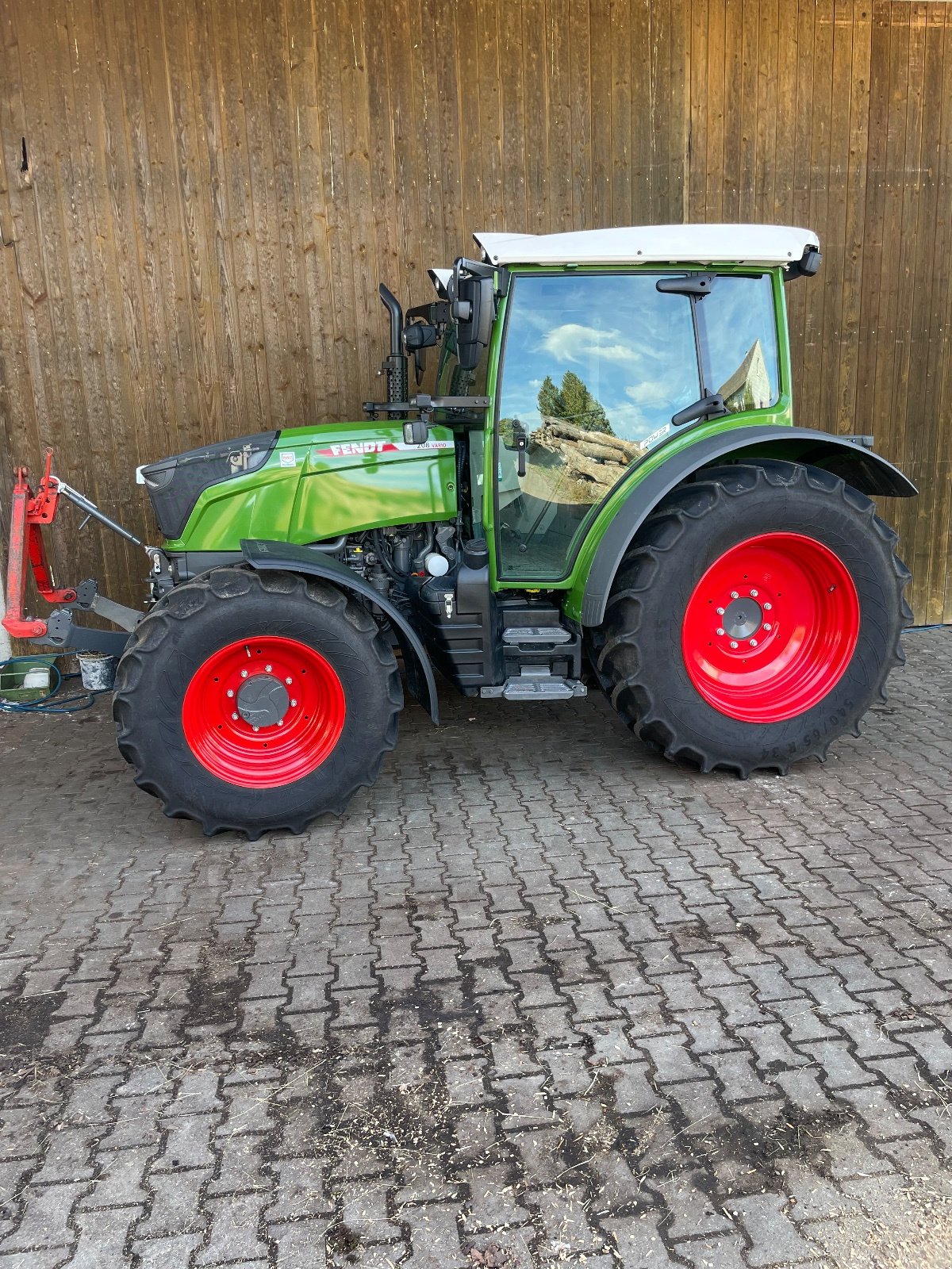 Traktor типа Fendt 211 Vario, Gebrauchtmaschine в Oberopfingen (Фотография 1)