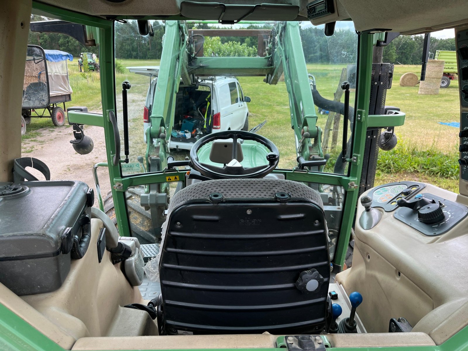 Traktor от тип Fendt 211 Vario, Gebrauchtmaschine в Petershagen (Снимка 3)