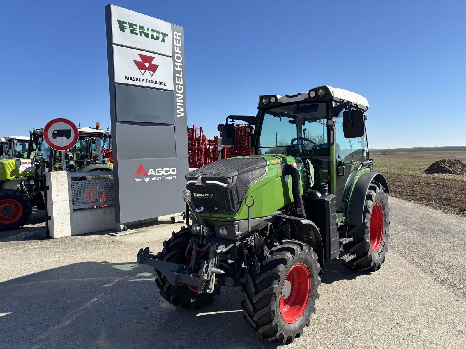 Traktor of the type Fendt 211F-942 Mietmaschinen, Gebrauchtmaschine in Starrein (Picture 2)