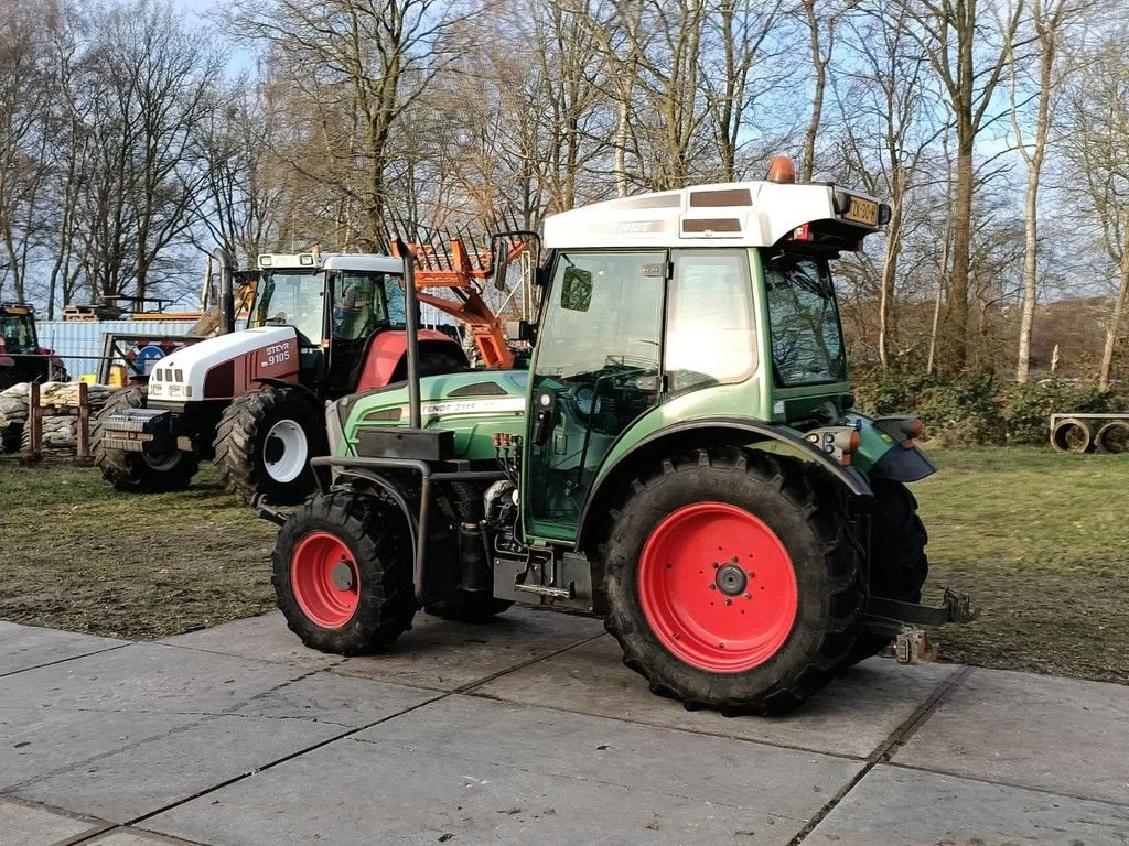 Traktor typu Fendt 211F Vario TMS, Gebrauchtmaschine w Groningen (Zdjęcie 4)