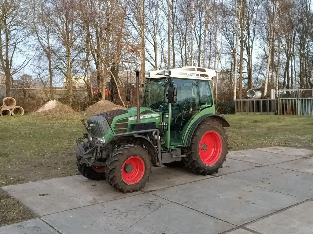 Traktor typu Fendt 211F Vario TMS, Gebrauchtmaschine w Groningen (Zdjęcie 1)