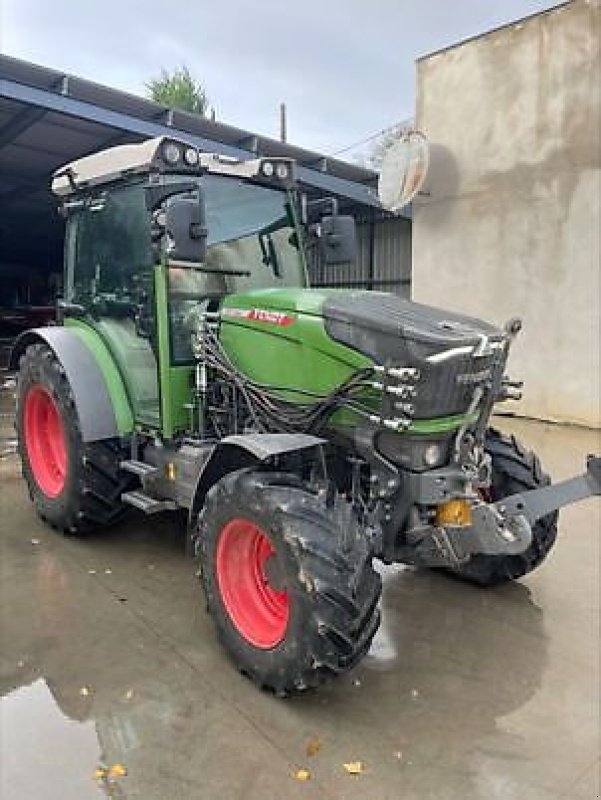 Traktor del tipo Fendt 211P PROFI +, Gebrauchtmaschine en MOISSAC (Imagen 1)
